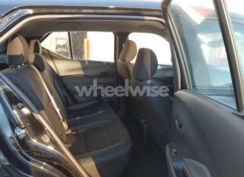 Photo 8 of 2018 Nissan Kicks S (VIN 3N1CP5CUXJL533646)