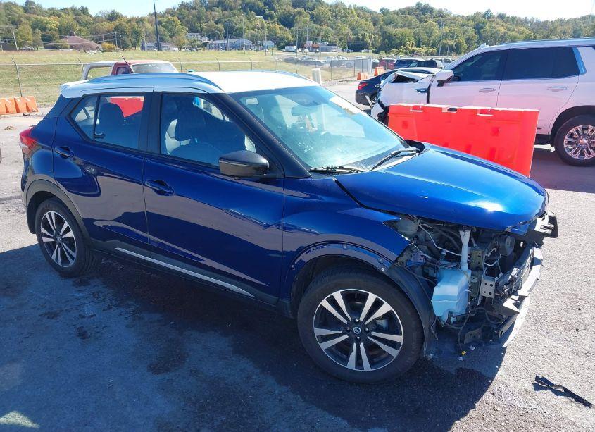 2019 Nissan Kicks SR (VIN 3N1CP5CUXKL480478) main photo