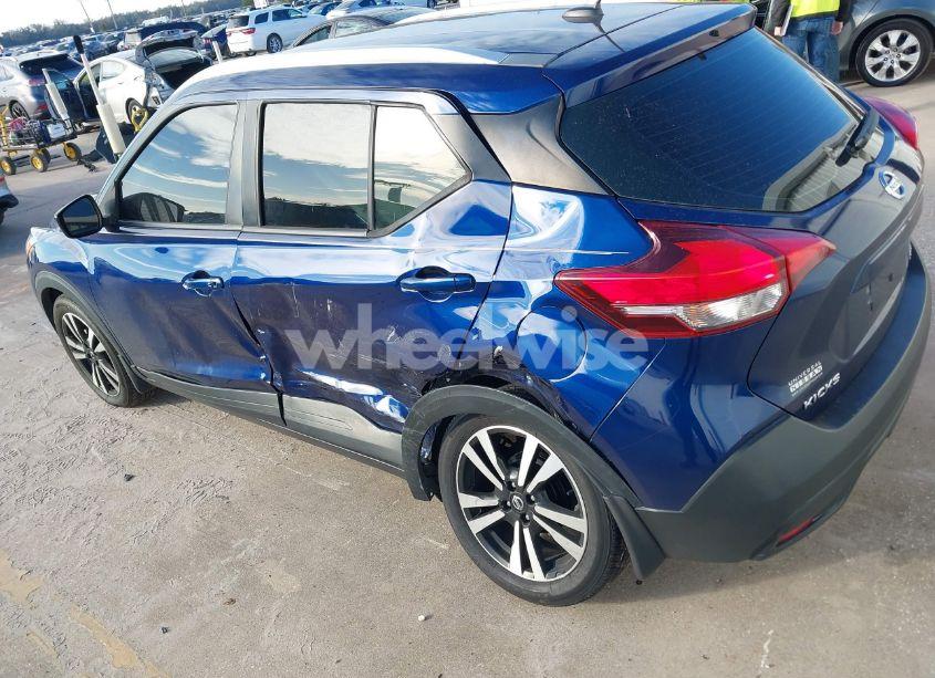 Photo 3 of 2019 Nissan Kicks SV (VIN 3N1CP5CUXKL482280)