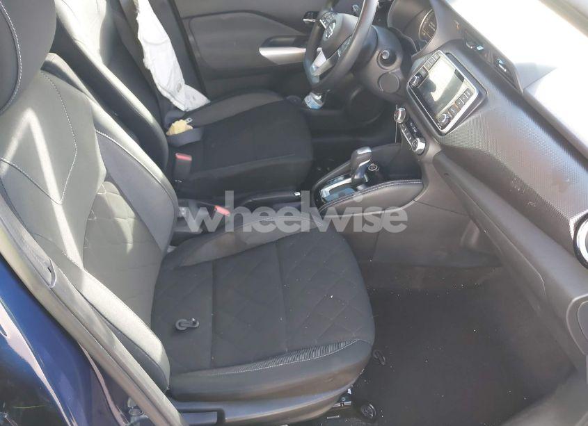 Photo 5 of 2019 Nissan Kicks SV (VIN 3N1CP5CUXKL482280)