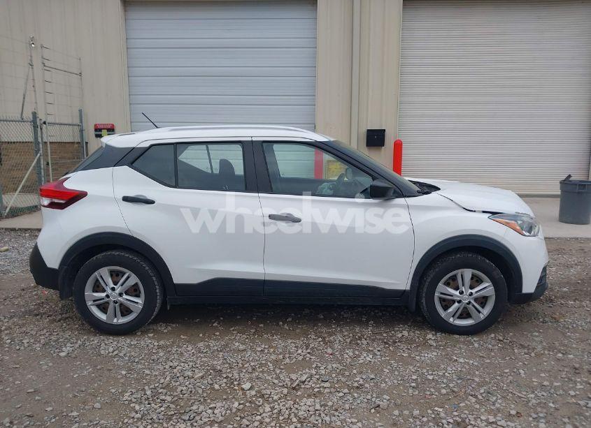 Photo 14 of 2019 Nissan Kicks S (VIN 3N1CP5CUXKL506254)