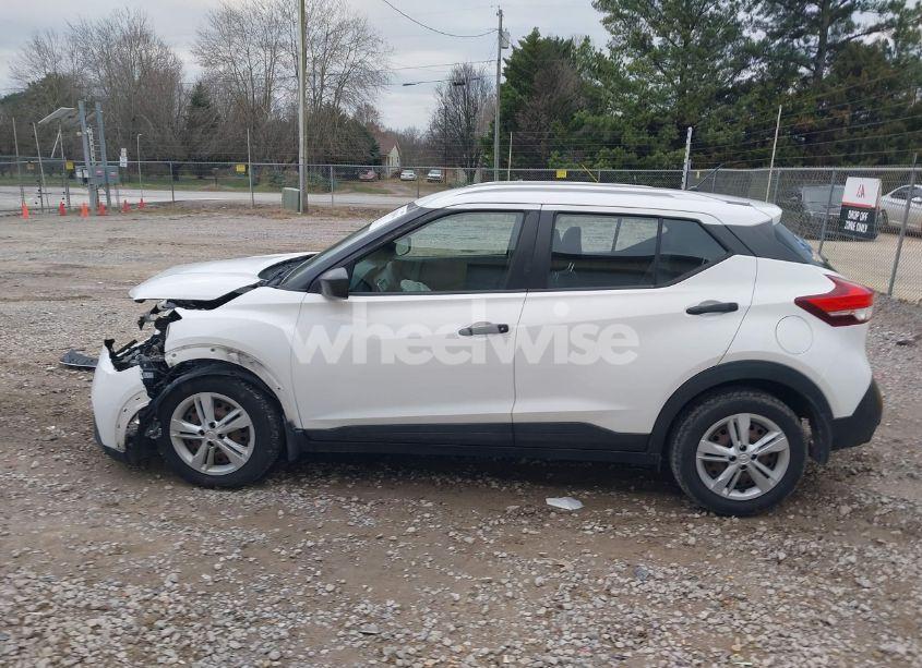 Photo 15 of 2019 Nissan Kicks S (VIN 3N1CP5CUXKL506254)