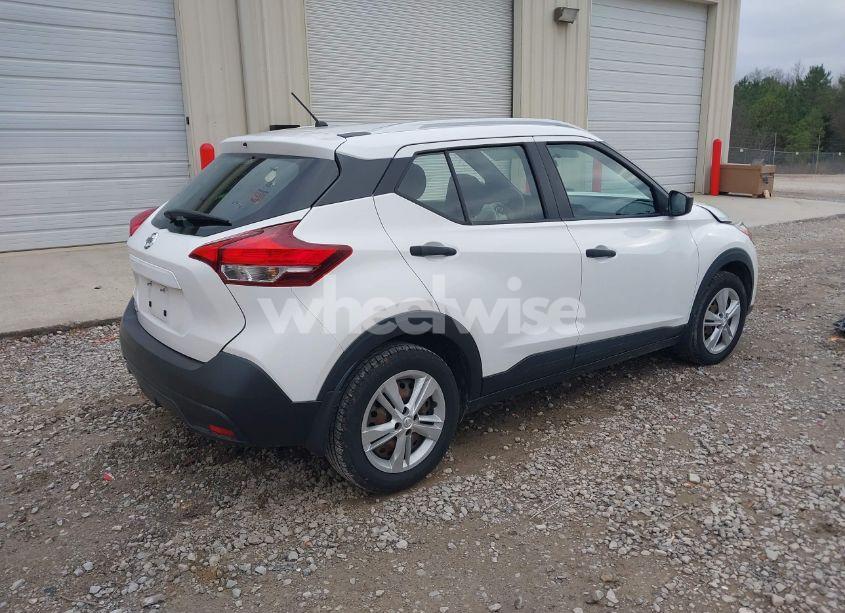 Photo 4 of 2019 Nissan Kicks S (VIN 3N1CP5CUXKL506254)