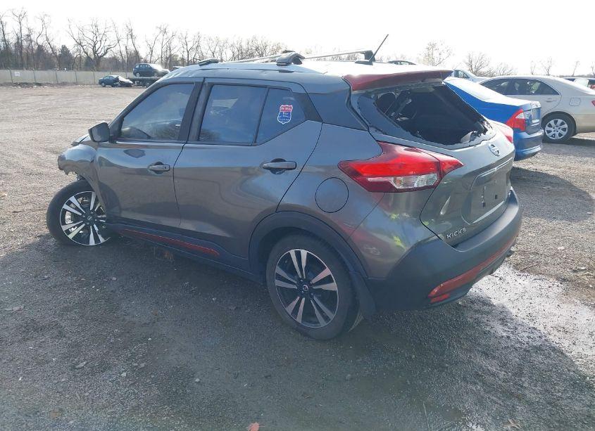 Photo 3 of 2019 Nissan Kicks SV (VIN 3N1CP5CUXKL506996)