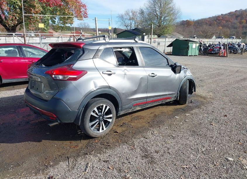 Photo 4 of 2019 Nissan Kicks SV (VIN 3N1CP5CUXKL506996)