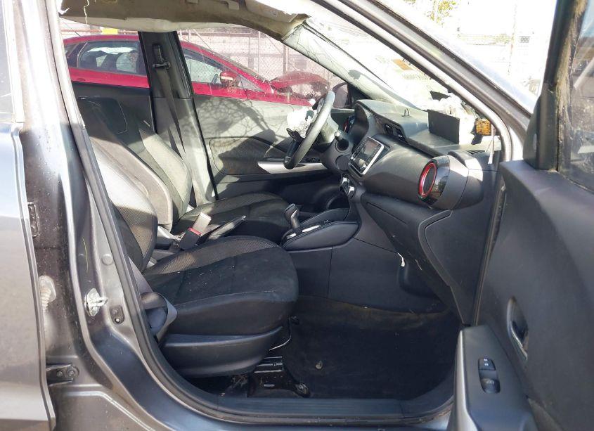 Photo 5 of 2019 Nissan Kicks SV (VIN 3N1CP5CUXKL506996)