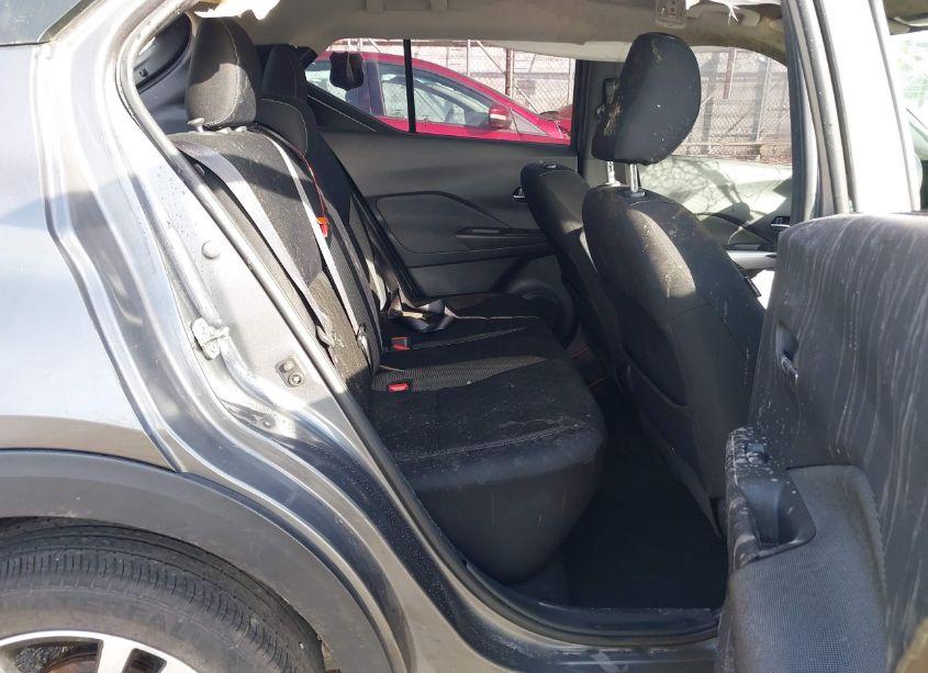 Photo 8 of 2019 Nissan Kicks SV (VIN 3N1CP5CUXKL506996)