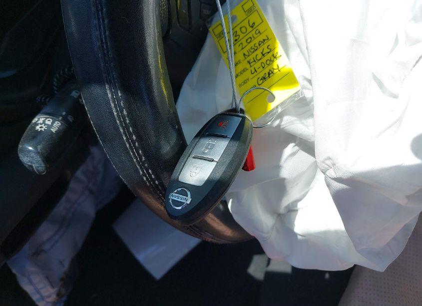 Photo 11 of 2019 Nissan Kicks SR (VIN 3N1CP5CUXKL536497)