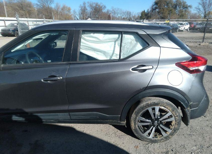 Photo 14 of 2019 Nissan Kicks SV (VIN 3N1CP5CUXKL557950)