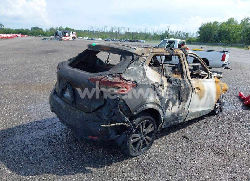 Photo 4 of 2020 Nissan Kicks SV XTRONIC CVT (VIN 3N1CP5CV0LL536681)