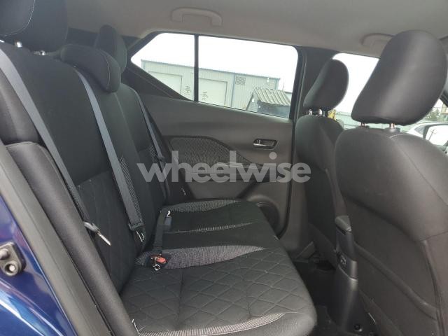 Photo 3 of 2020 NISSAN KICKS SV (VIN 3N1CP5CV0LL554646)