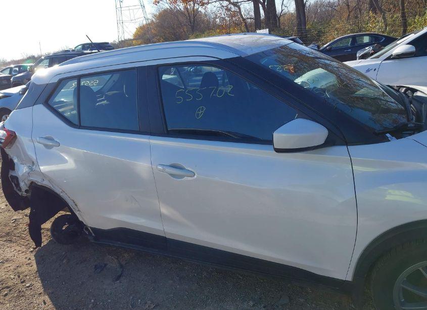 Photo 13 of 2020 Nissan Kicks SV XTRONIC CVT (VIN 3N1CP5CV0LL555702)