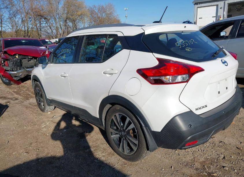 Photo 3 of 2020 Nissan Kicks SV XTRONIC CVT (VIN 3N1CP5CV0LL555702)