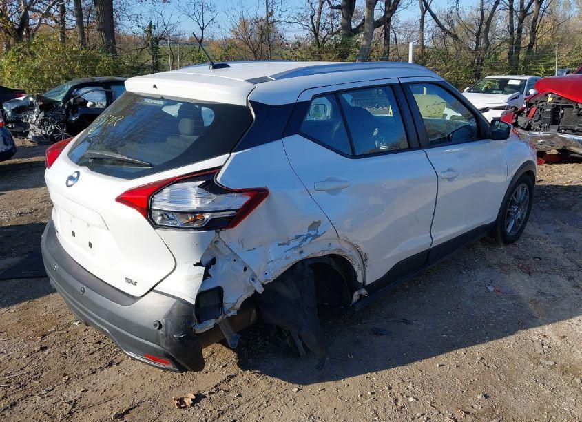 Photo 4 of 2020 Nissan Kicks SV XTRONIC CVT (VIN 3N1CP5CV0LL555702)