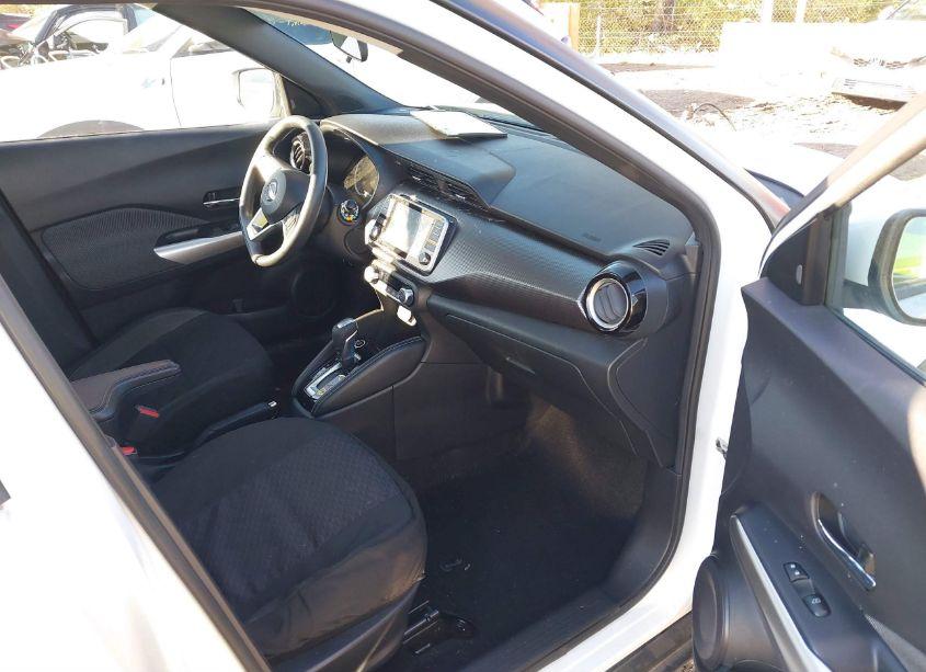 Photo 5 of 2020 Nissan Kicks SV XTRONIC CVT (VIN 3N1CP5CV0LL555702)