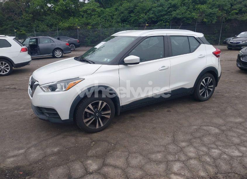 Photo 2 of 2020 Nissan Kicks SV XTRONIC CVT (VIN 3N1CP5CV0LL556932)