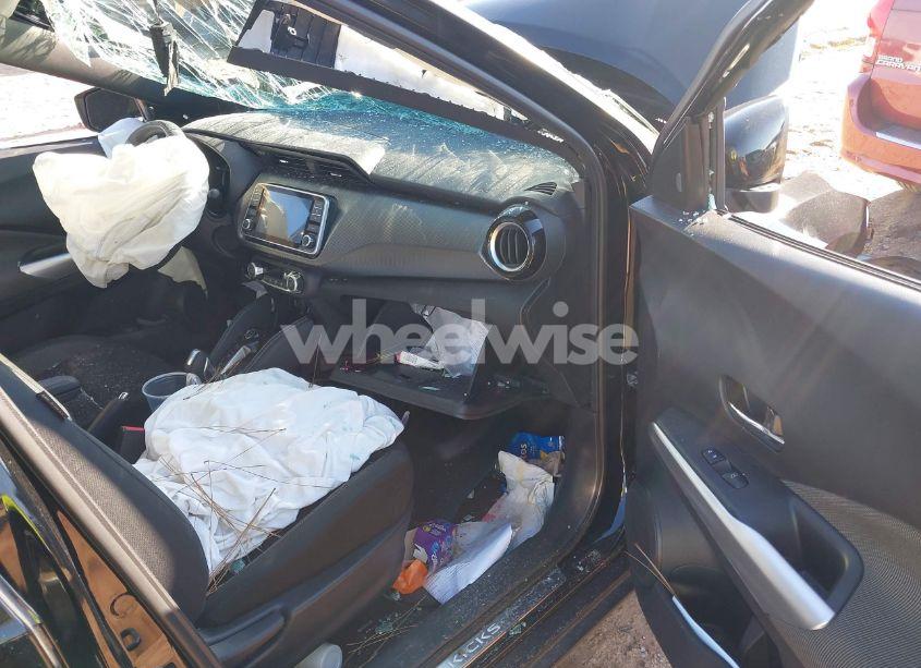 Photo 5 of 2020 Nissan Kicks SV XTRONIC CVT (VIN 3N1CP5CV0LL574718)