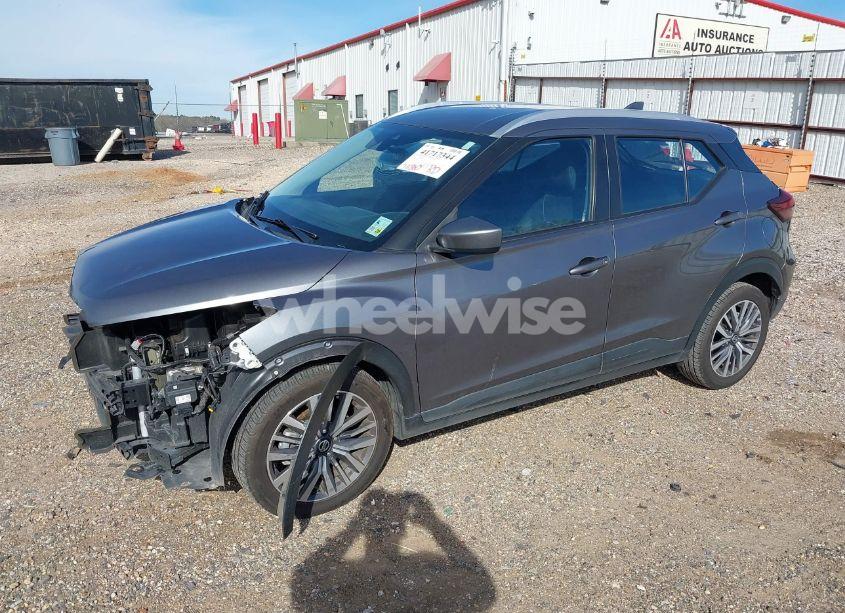 Photo 2 of 2021 Nissan Kicks SV XTRONIC CVT (VIN 3N1CP5CV0ML471302)
