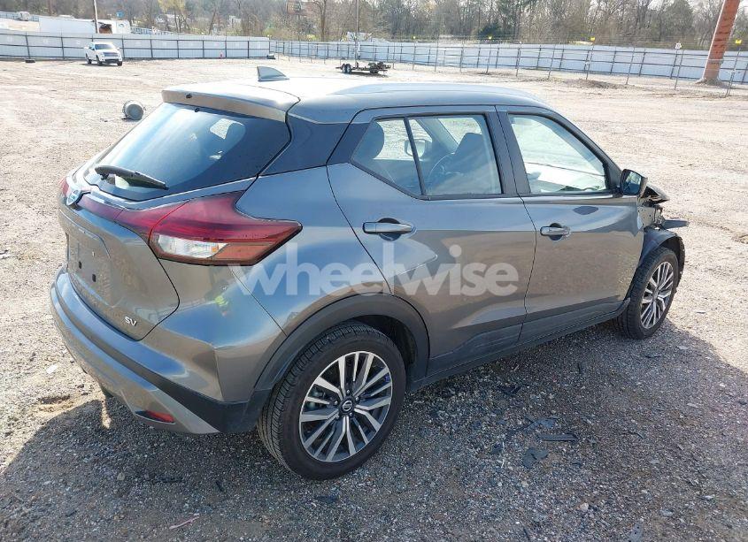 Photo 4 of 2021 Nissan Kicks SV XTRONIC CVT (VIN 3N1CP5CV0ML471302)