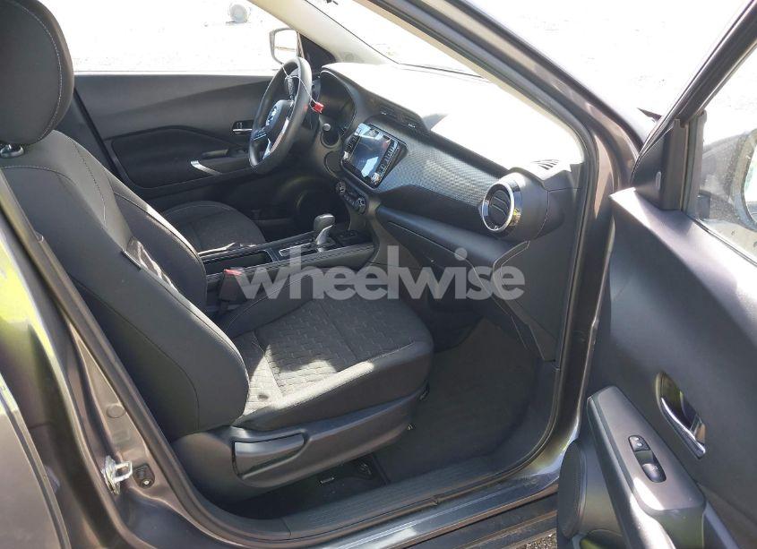 Photo 5 of 2021 Nissan Kicks SV XTRONIC CVT (VIN 3N1CP5CV0ML471302)