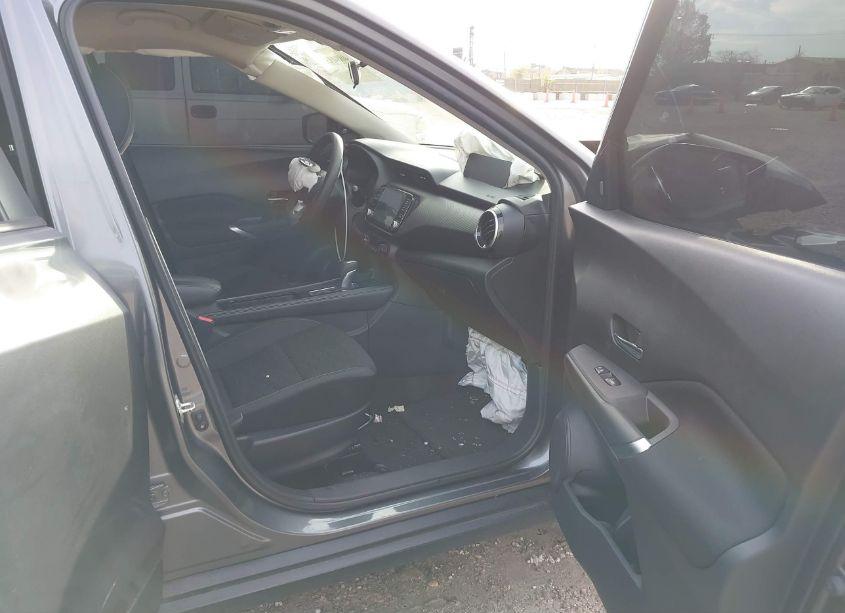 Photo 5 of 2021 Nissan Kicks SV XTRONIC CVT (VIN 3N1CP5CV0ML483630)