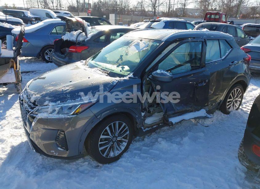 Photo 2 of 2021 Nissan Kicks SV XTRONIC CVT (VIN 3N1CP5CV0ML502452)