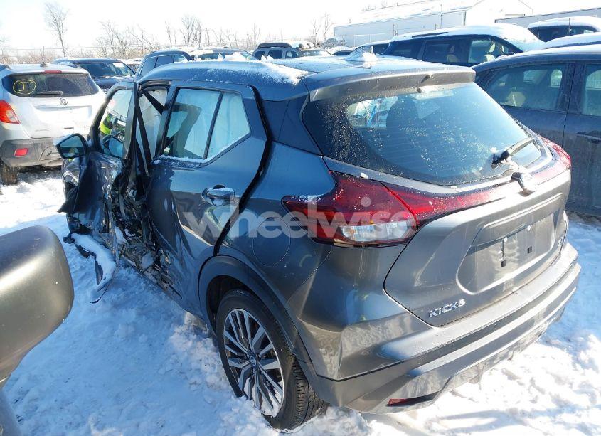 Photo 3 of 2021 Nissan Kicks SV XTRONIC CVT (VIN 3N1CP5CV0ML502452)