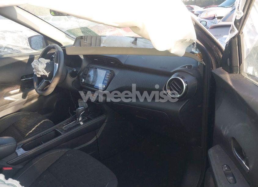 Photo 5 of 2021 Nissan Kicks SV XTRONIC CVT (VIN 3N1CP5CV0ML513211)