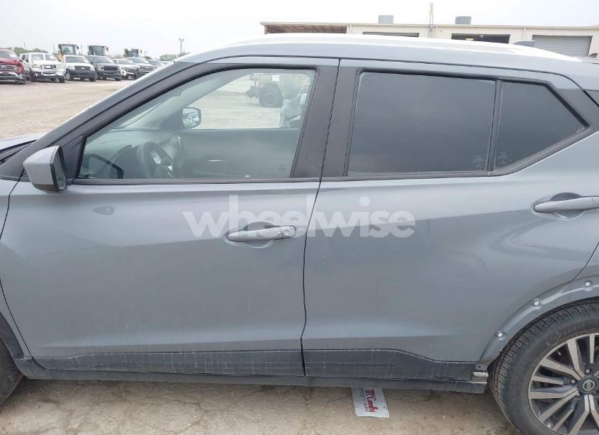 Photo 14 of 2021 Nissan Kicks SV XTRONIC CVT (VIN 3N1CP5CV0ML533037)