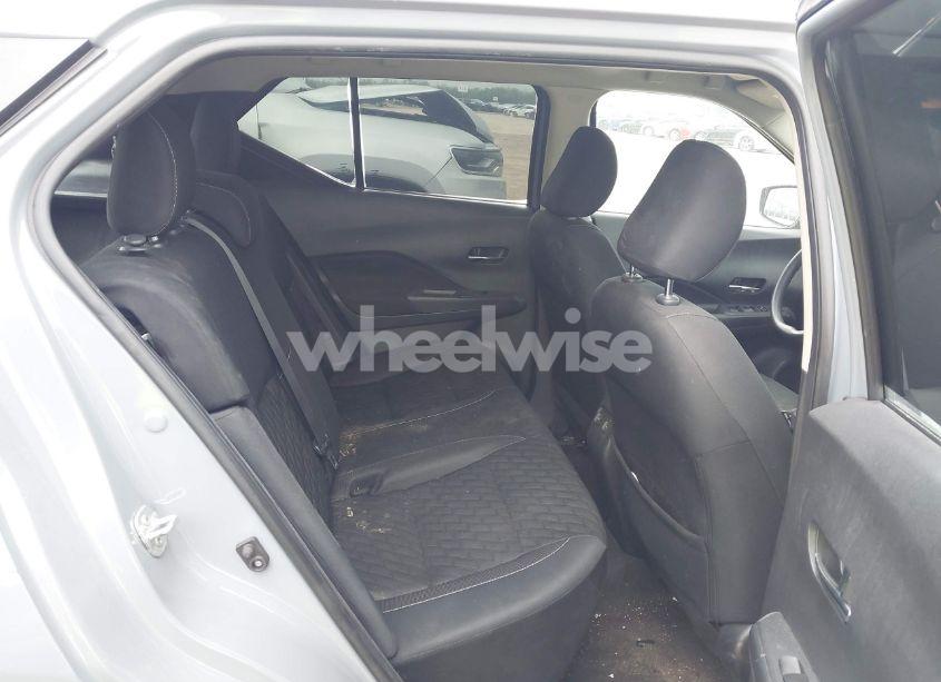 Photo 8 of 2021 Nissan Kicks SV XTRONIC CVT (VIN 3N1CP5CV0ML533037)