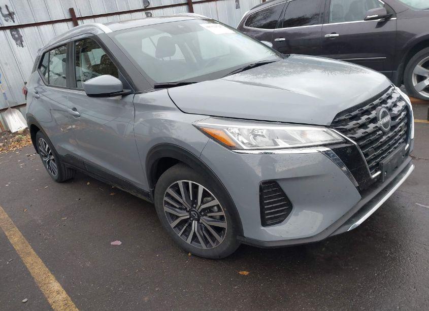 2022 Nissan Kicks SV XTRONIC CVT (VIN 3N1CP5CV0NL499778) main photo