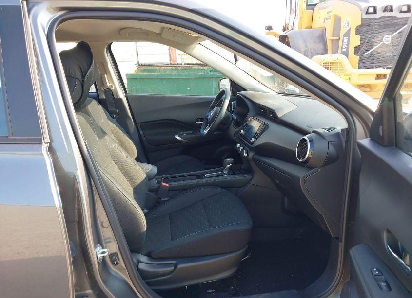 Photo 5 of 2023 Nissan Kicks SV XTRONIC CVT (VIN 3N1CP5CV0PL500267)