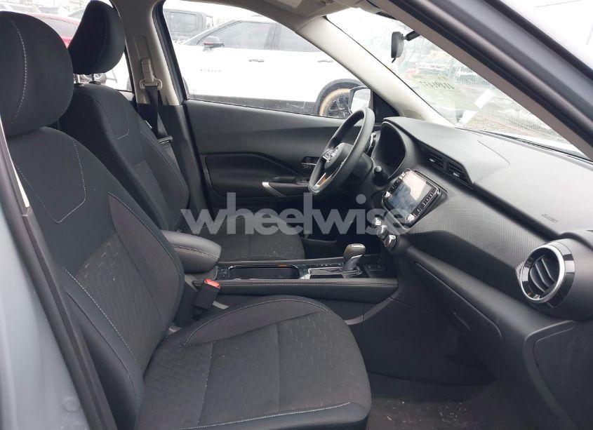 Photo 5 of 2024 Nissan Kicks SV XTRONIC CVT (VIN 3N1CP5CV0RL480606)