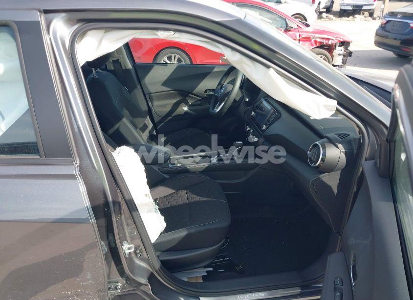 Photo 5 of 2024 Nissan Kicks SV XTRONIC CVT (VIN 3N1CP5CV0RL528296)