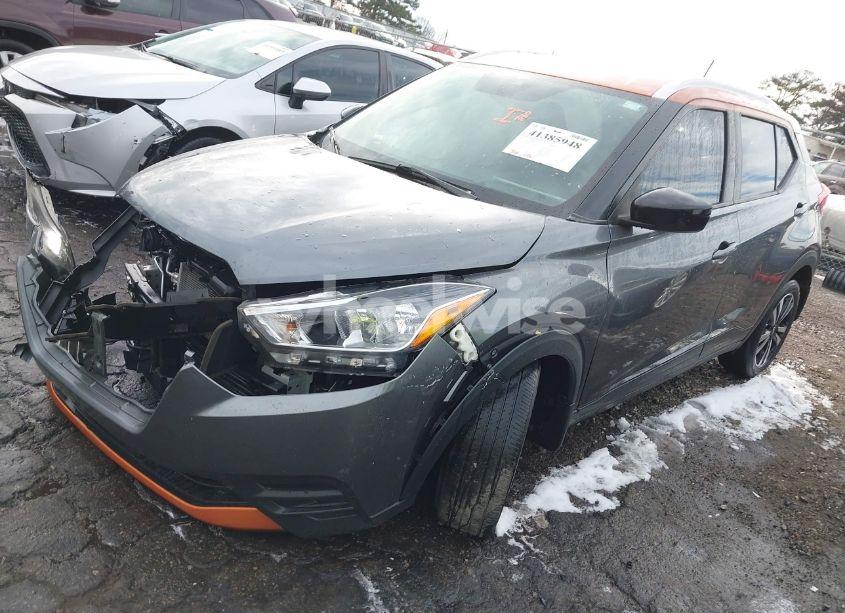 Photo 2 of 2020 Nissan Kicks SV XTRONIC CVT (VIN 3N1CP5CV1LL490617)