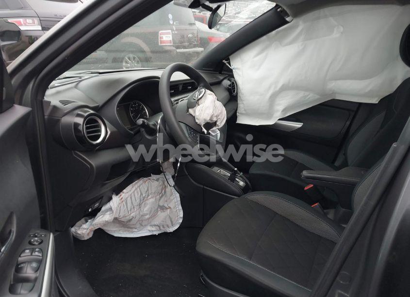 Photo 5 of 2020 Nissan Kicks SV XTRONIC CVT (VIN 3N1CP5CV1LL490617)