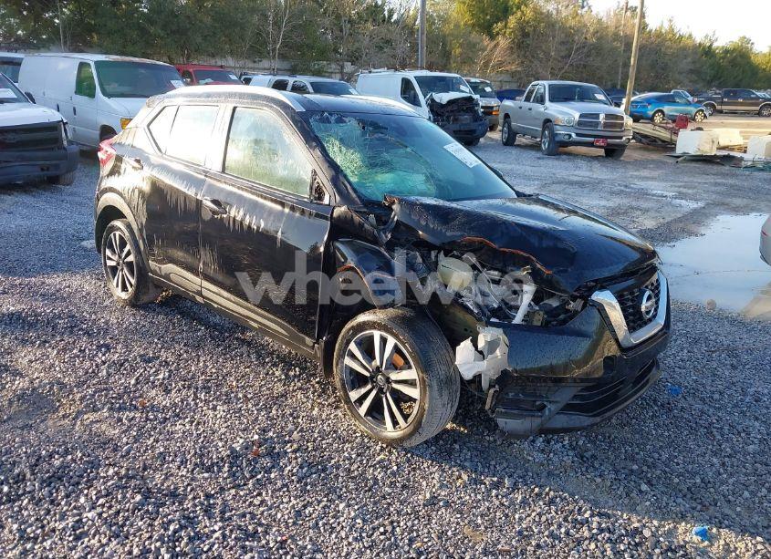 2020 Nissan Kicks SV XTRONIC CVT (VIN 3N1CP5CV1LL532882) main photo