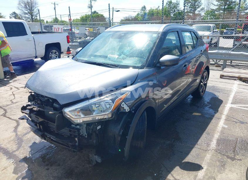 Photo 2 of 2020 Nissan Kicks SV XTRONIC CVT (VIN 3N1CP5CV1LL550945)