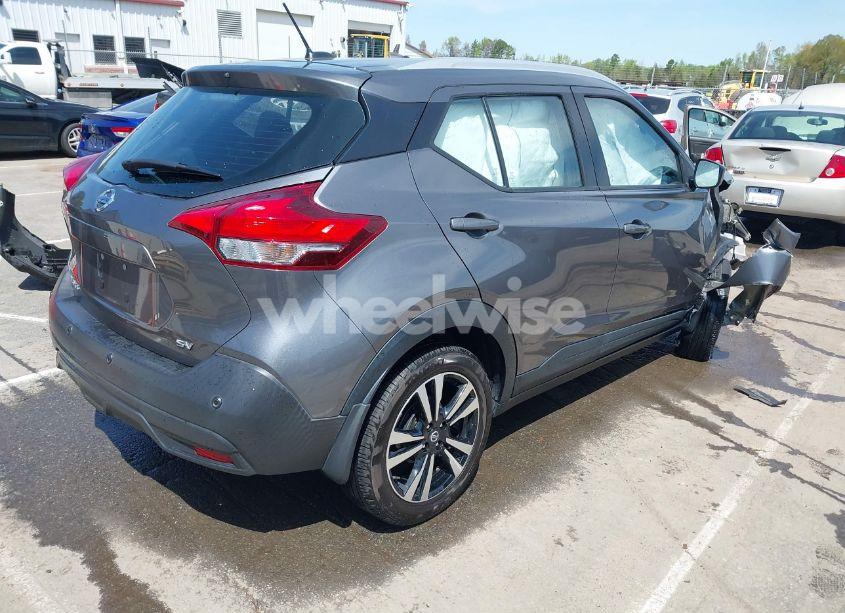 Photo 4 of 2020 Nissan Kicks SV XTRONIC CVT (VIN 3N1CP5CV1LL550945)