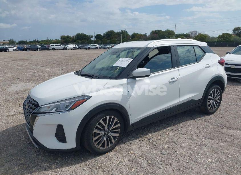 Photo 2 of 2021 Nissan Kicks SV XTRONIC CVT (VIN 3N1CP5CV1ML482759)