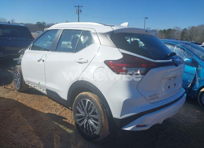 Photo 3 of 2022 Nissan Kicks SV XTRONIC CVT (VIN 3N1CP5CV1NL497621)