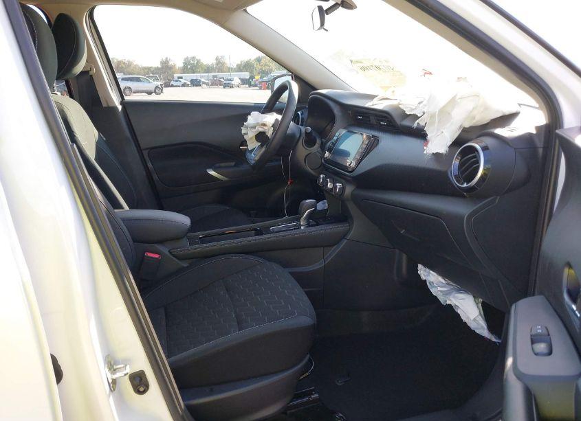 Photo 5 of 2024 Nissan Kicks SV XTRONIC CVT (VIN 3N1CP5CV1RL479643)