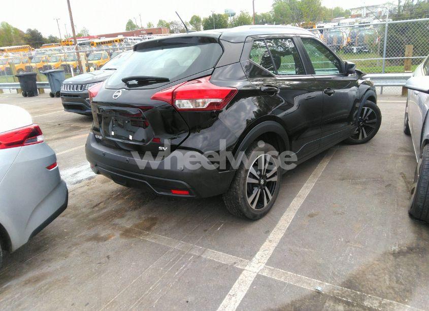 Photo 4 of 2020 Nissan Kicks SV XTRONIC CVT (VIN 3N1CP5CV2LL491615)