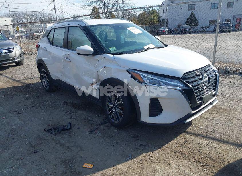 2022 Nissan Kicks SV XTRONIC CVT (VIN 3N1CP5CV2NL485171) main photo