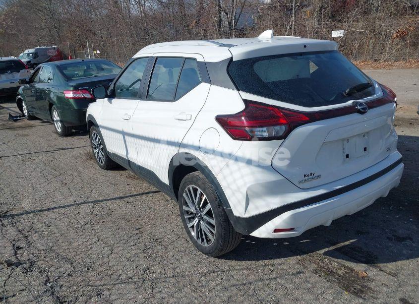 Photo 3 of 2022 Nissan Kicks SV XTRONIC CVT (VIN 3N1CP5CV2NL485171)