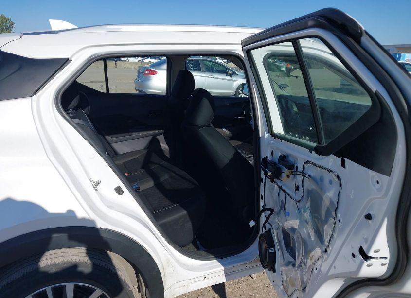 Photo 8 of 2023 Nissan Kicks SV XTRONIC CVT (VIN 3N1CP5CV2PL468602)