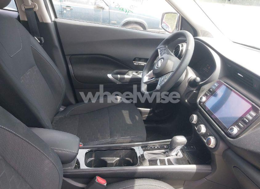 Photo 5 of 2024 Nissan Kicks SV XTRONIC CVT (VIN 3N1CP5CV2RL470207)