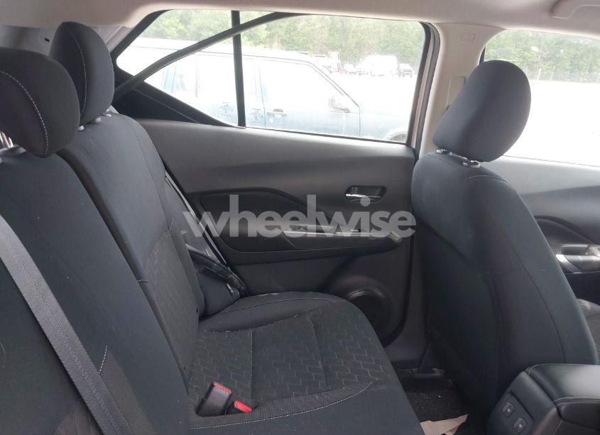 Photo 8 of 2024 Nissan Kicks SV XTRONIC CVT (VIN 3N1CP5CV2RL470207)