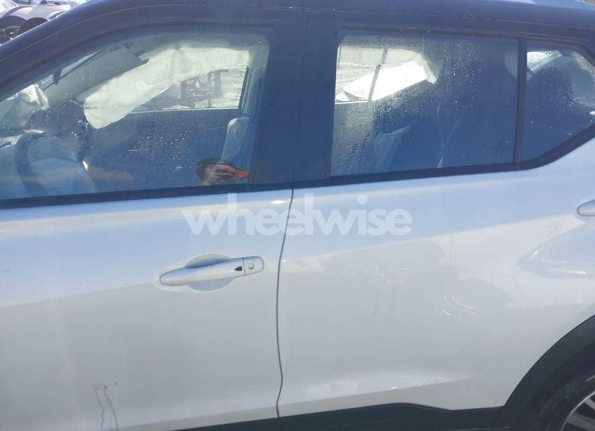 Photo 14 of 2024 Nissan Kicks SV XTRONIC CVT (VIN 3N1CP5CV2RL519213)