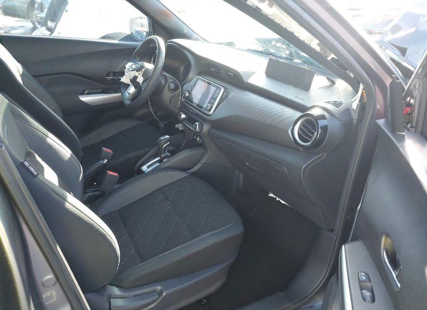 Photo 5 of 2020 Nissan Kicks SV XTRONIC CVT (VIN 3N1CP5CV3LL489338)